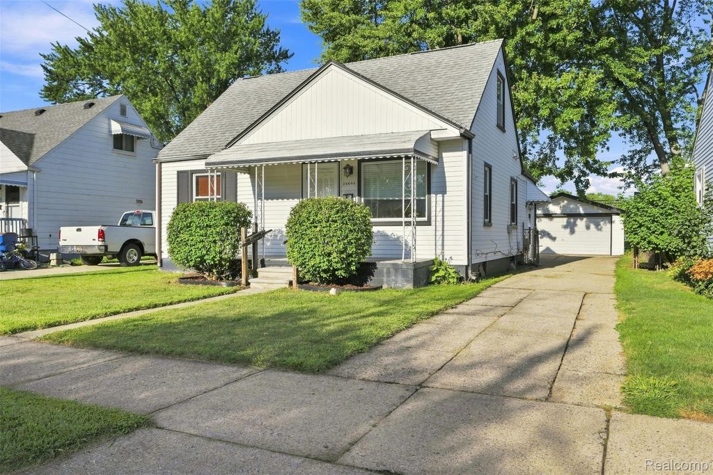 24495 Stewart Avenue, Warren city