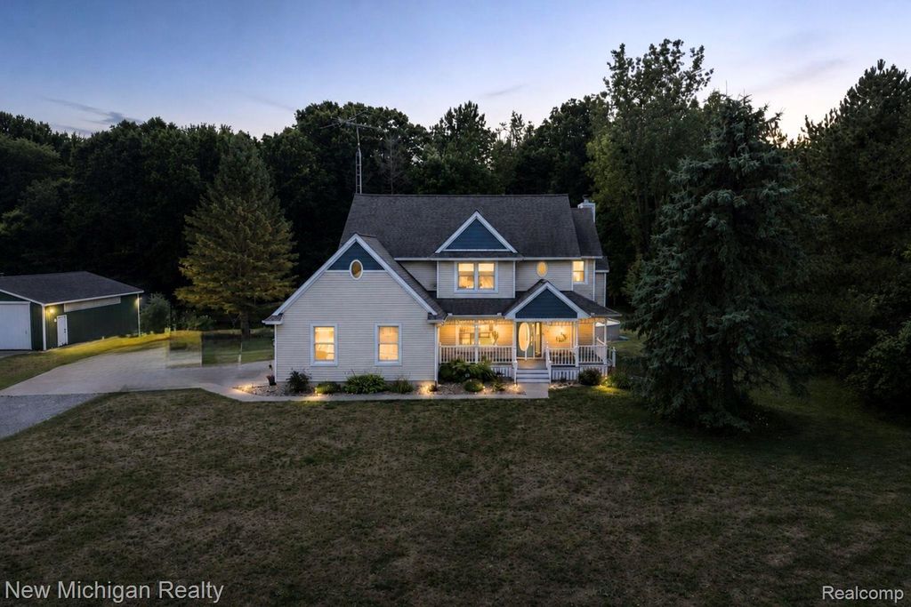 10119 Hill Road, Gaines township