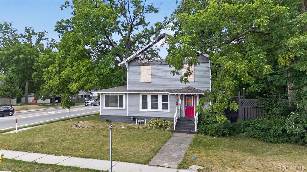 938 W Oregon Street, Lapeer city