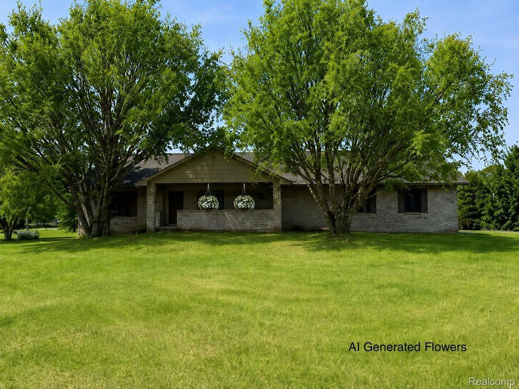 7715 Hidden Knoll Court, Conway township
