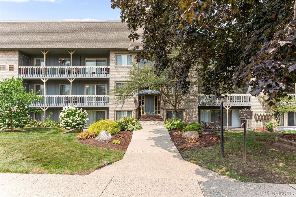 2926 Mount Hope Road 304, Okemos