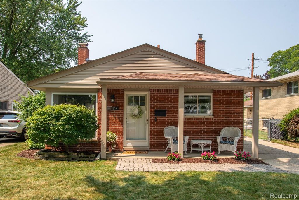 449 N Webik Avenue, Clawson