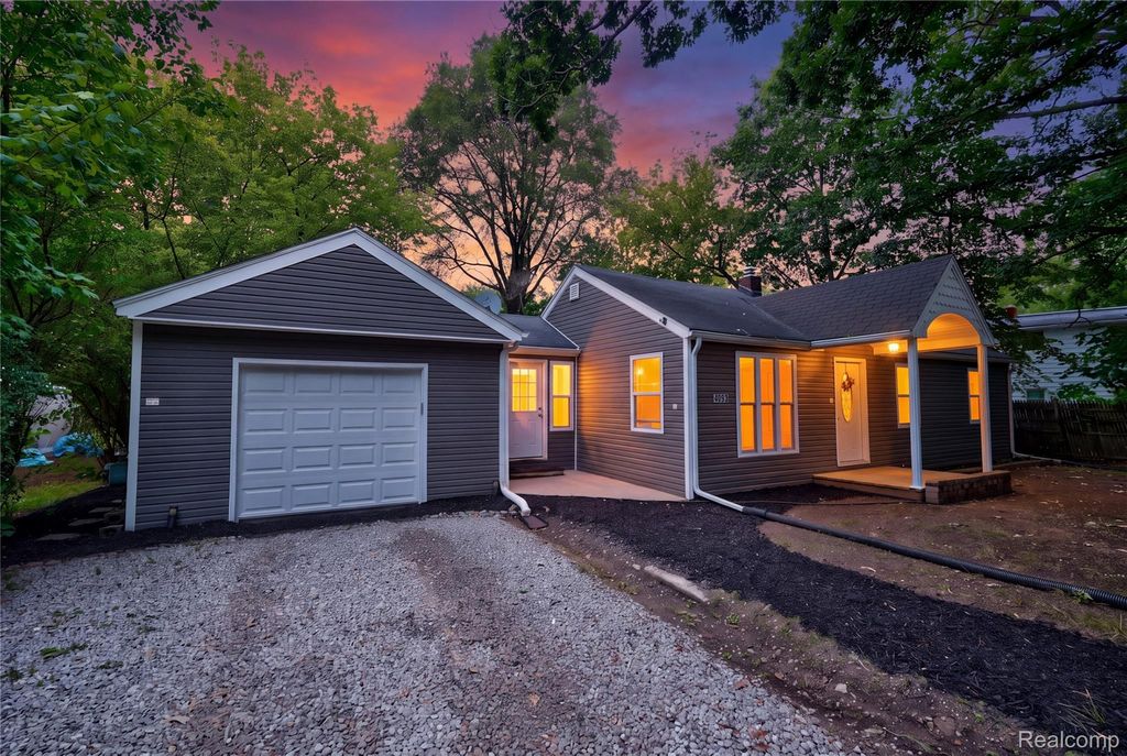 4093 Dowdall Street, Genesee charter township