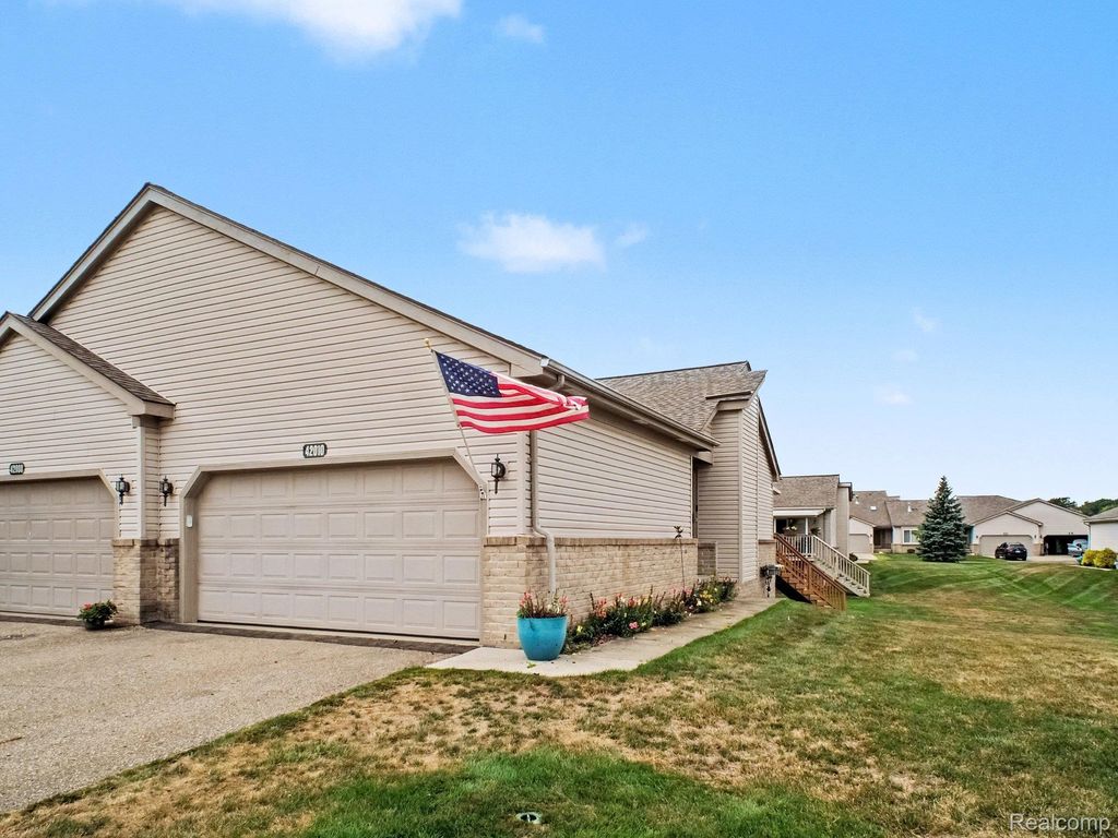 42010 Williams Street, Mundy township