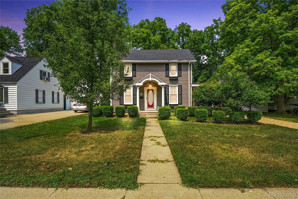 915 Main Street, Fenton city