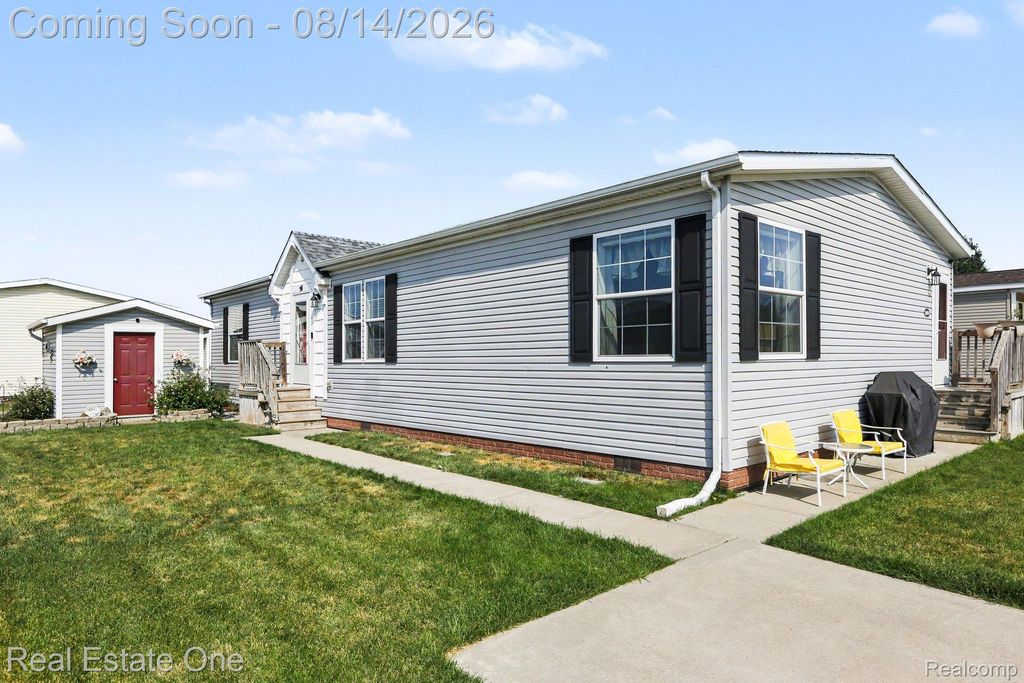 11160 Walden Court, Green Oak township