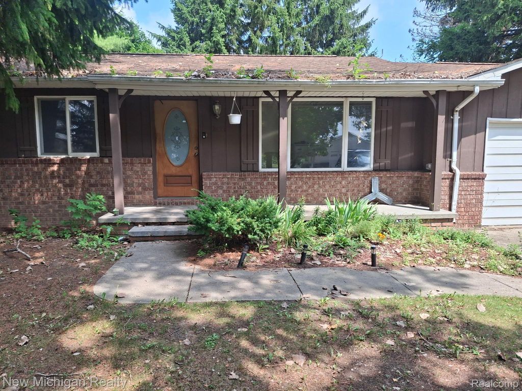 2433 Willow Street, Deckerville village