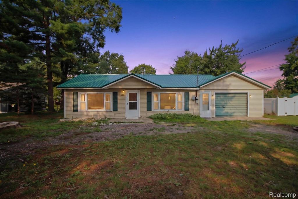 1895 Otsego Rd Road N, Roscommon township