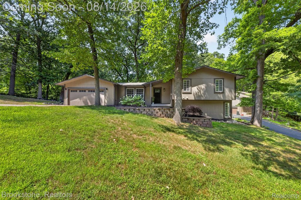 4998 Tiohero Boulevard, Independence charter township