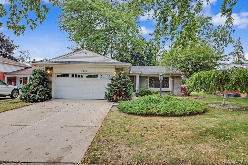 4412 Parkside Boulevard, Allen Park city