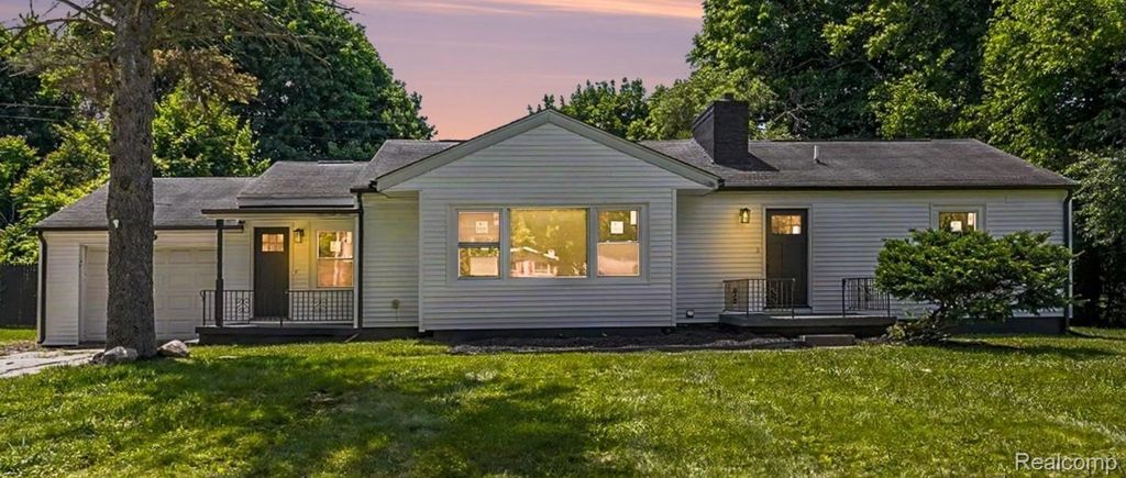 3217 W Cass Avenue, Flint