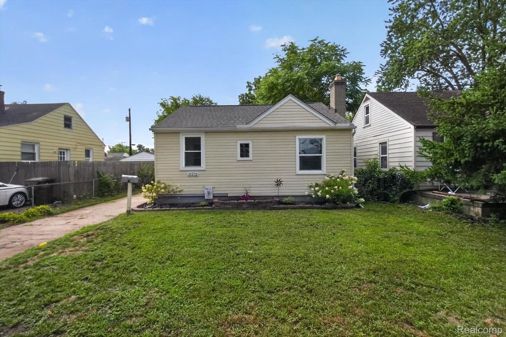 35259 Currier Street, Wayne city