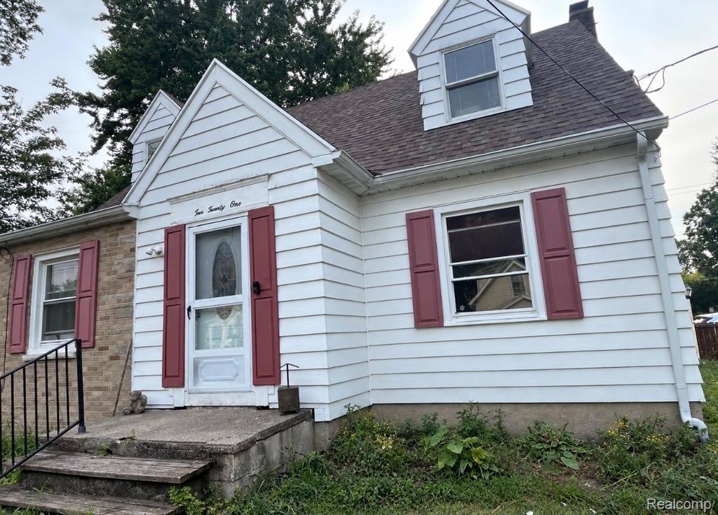 1021 Hapeman Street, Lansing city