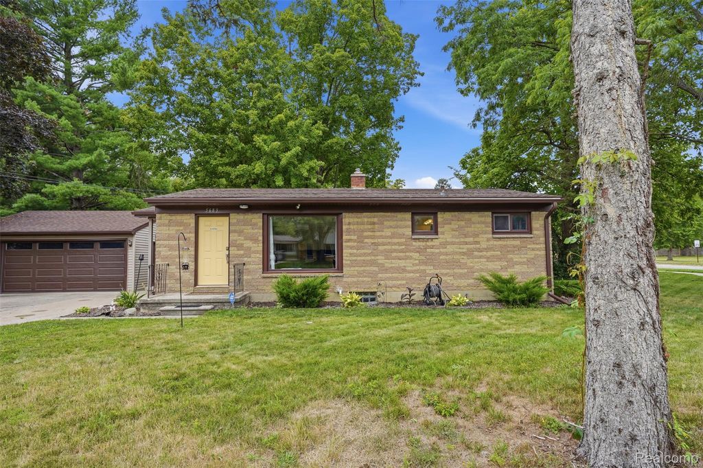 5683 Buckingham Road, Meridian charter township