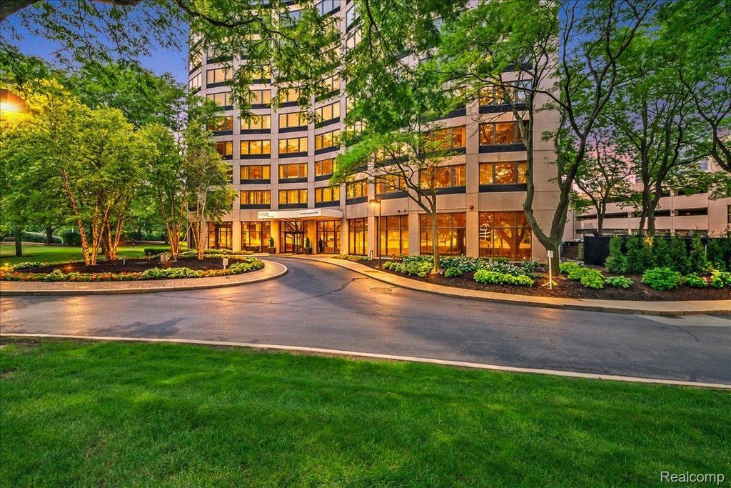 5000 Town Center 2606, Southfield