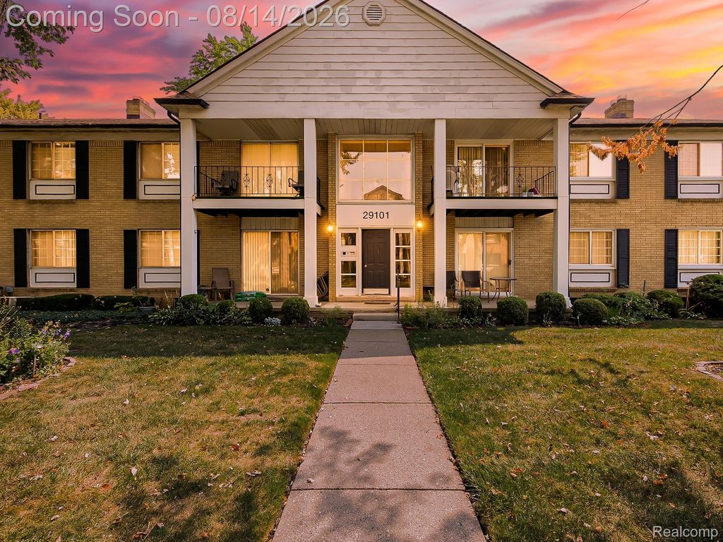 29101 Hayes Road, Warren