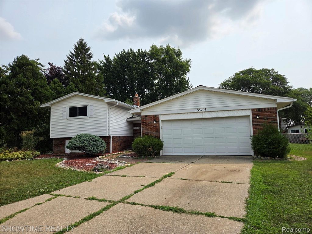 35706 Duke Drive, Sterling Heights city