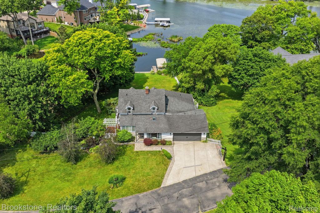 4174 Meyers Road, Waterford