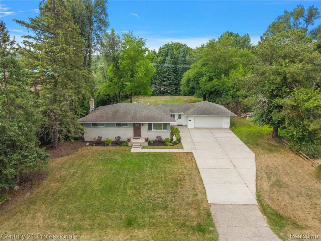 6676 Northview Drive, Independence charter township