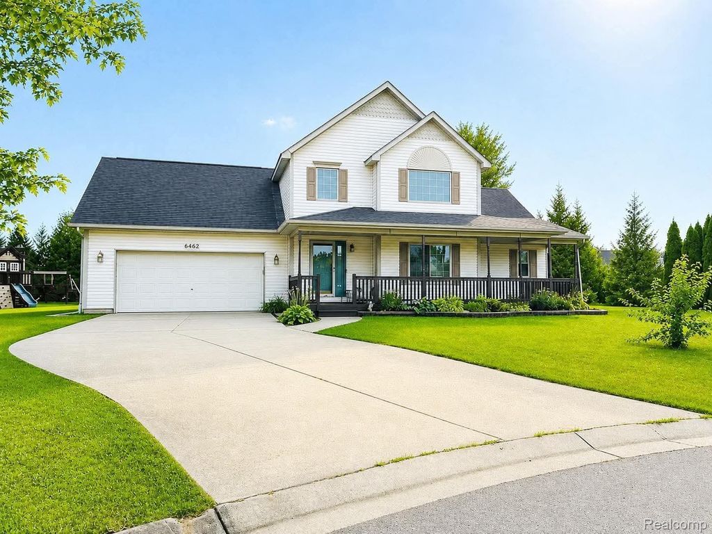 6462 Maple Leaf Court, Burton city