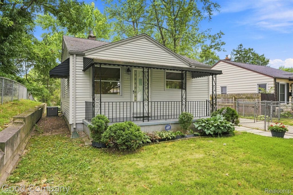 137 W Longfellow Avenue, Pontiac city