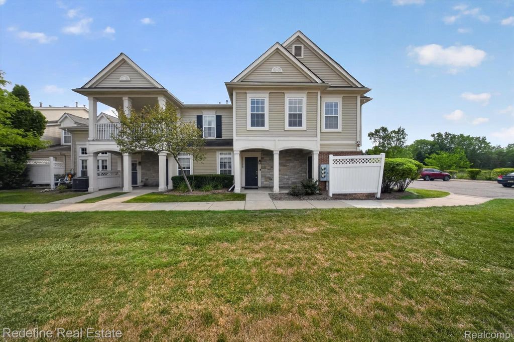 10200 W Midway Court 102, Commerce charter township