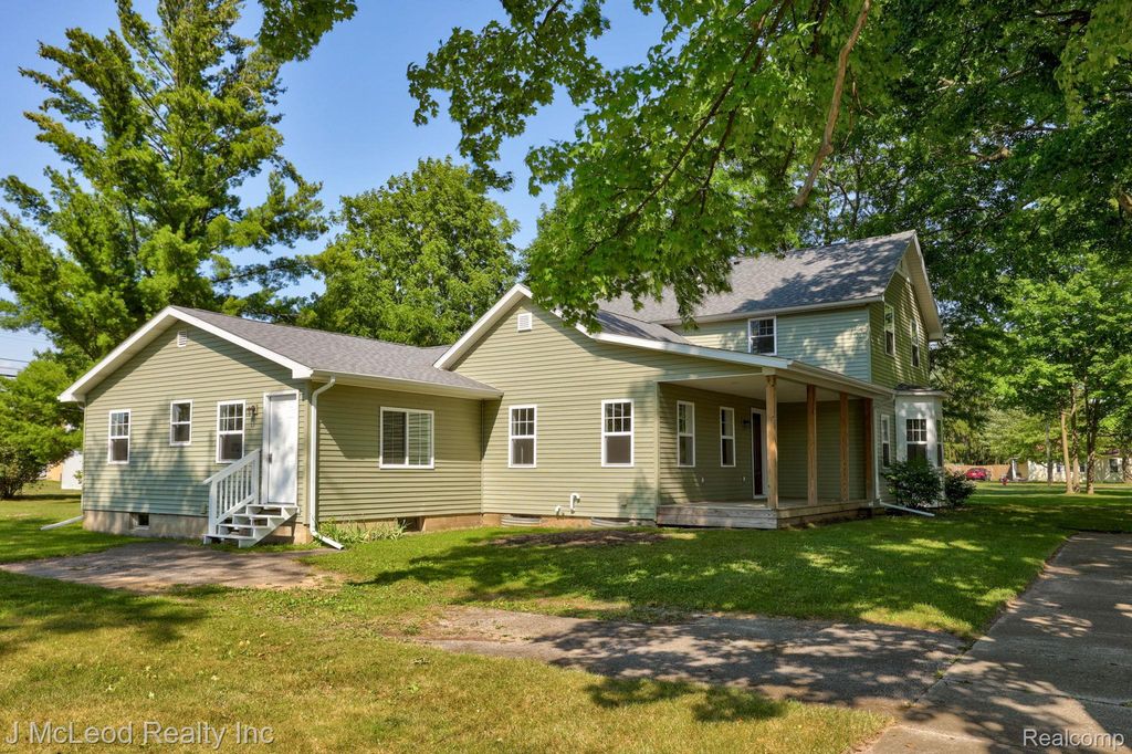 6727 Pine Street, Cass City village