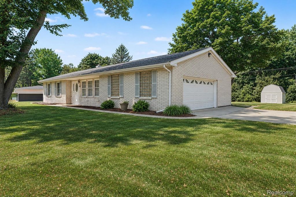 1628 Oneida Trail, Orion charter township