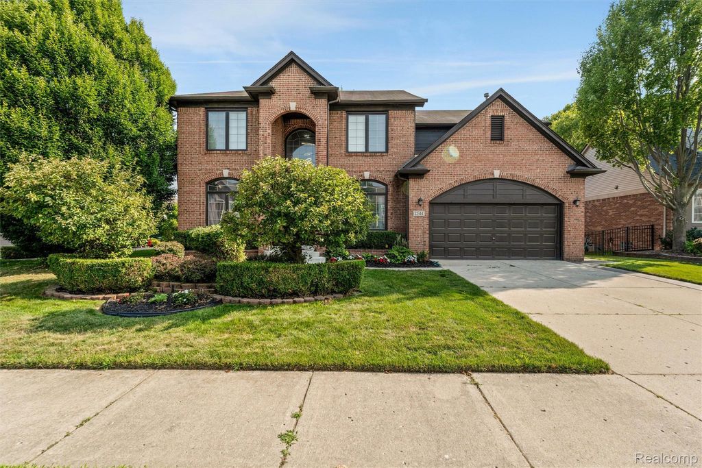 22344 Woodlake Drive, Macomb township