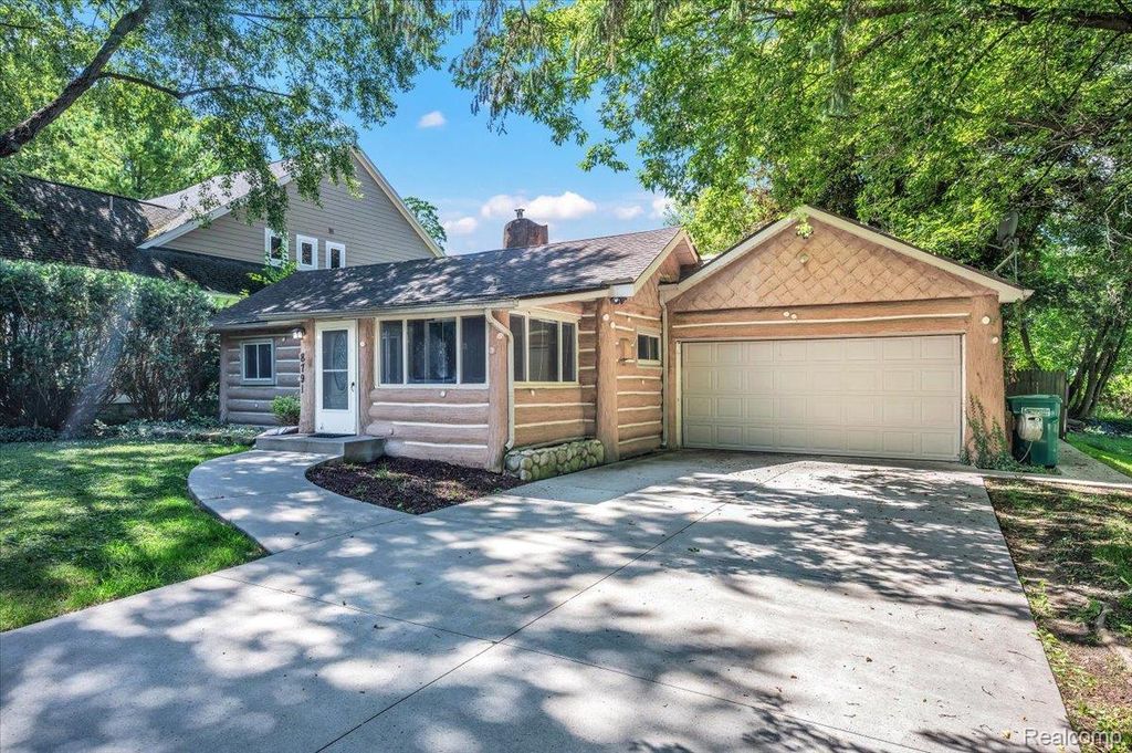 8791 Maplewood Avenue, Independence charter township