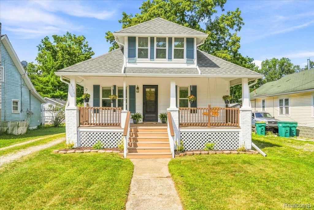 18736 Huron River Drive, Huron charter township