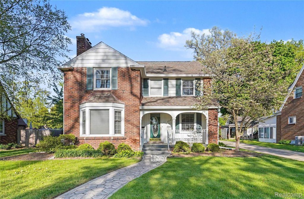 923 Maxine Street, Flint city