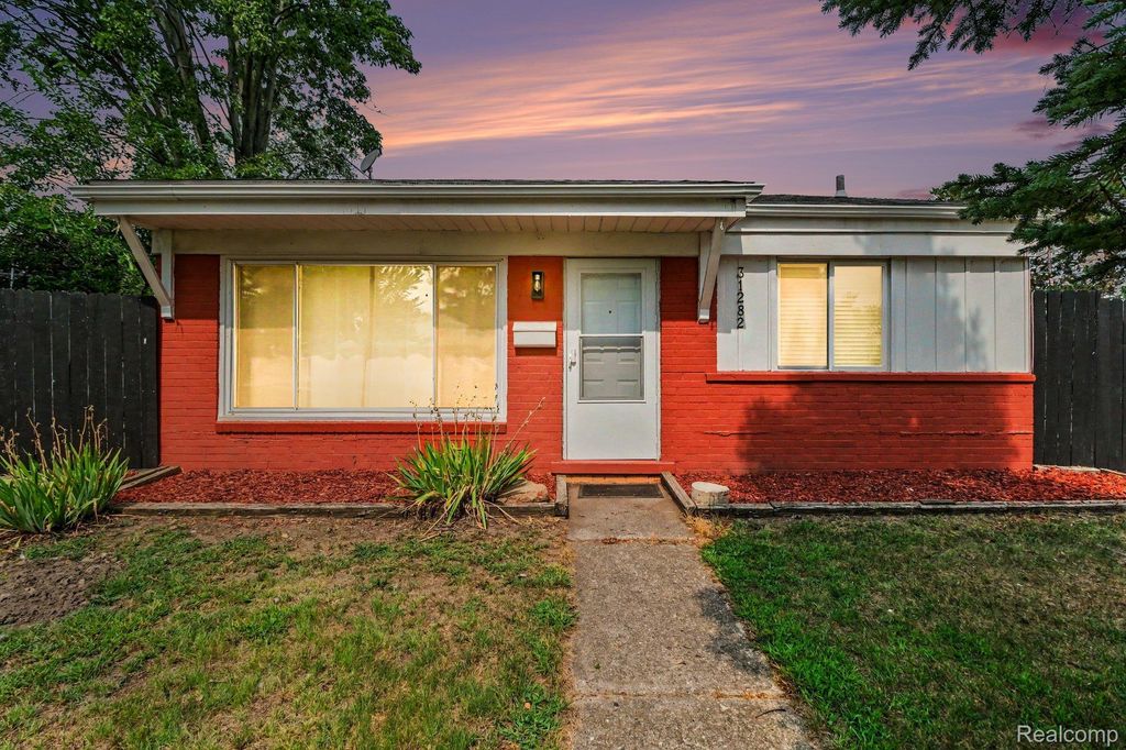 31282 Fernwood Street, Westland city