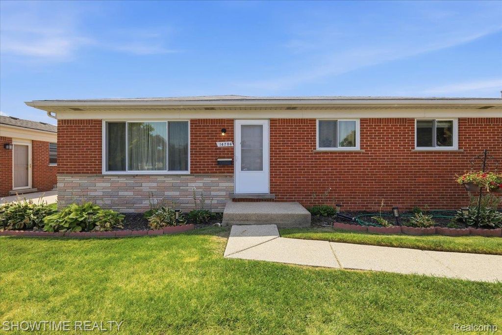 14706 Murthum Avenue, Warren city