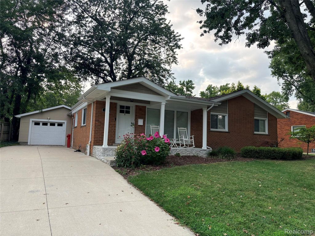 1341 Catalpa Drive, Rochester city