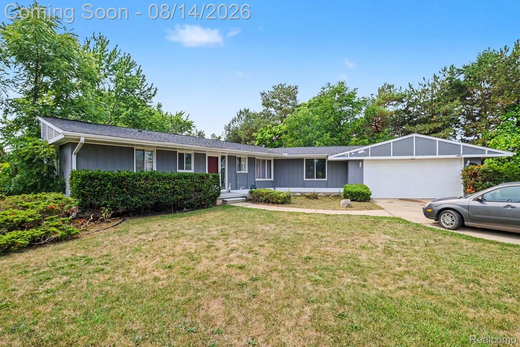 1034 Woodworth Drive, Grand Blanc charter township