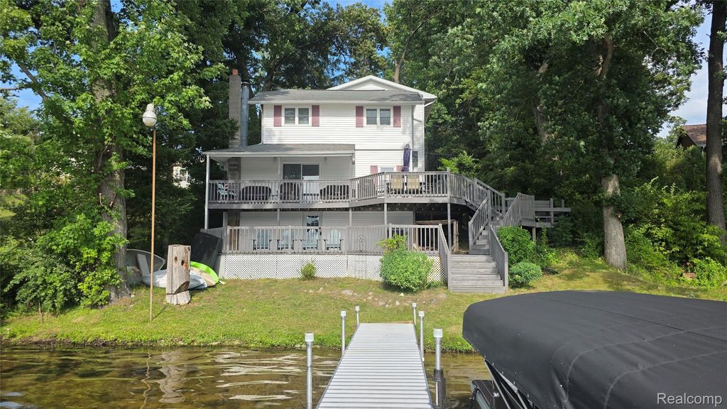 701 Community Drive, Pennfield charter township