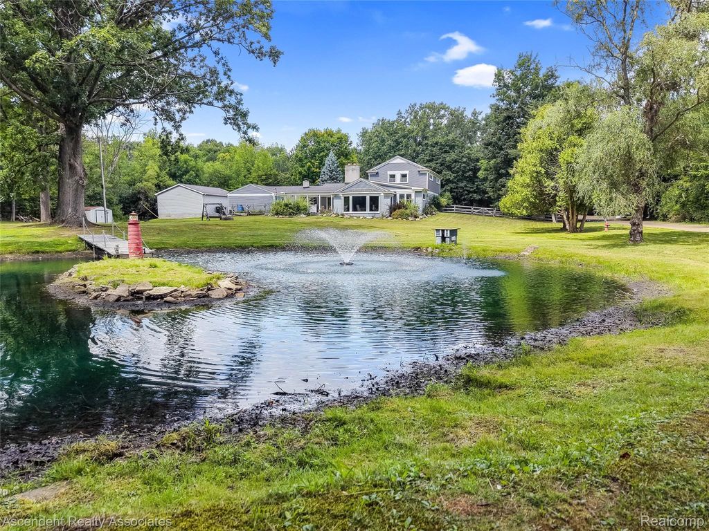 6157 Blue Beech Court, Rochester Hills