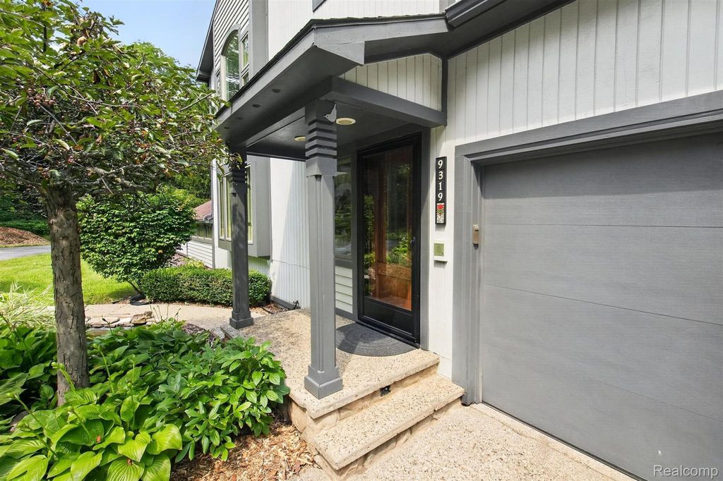9319 Faussett Road, Tyrone township