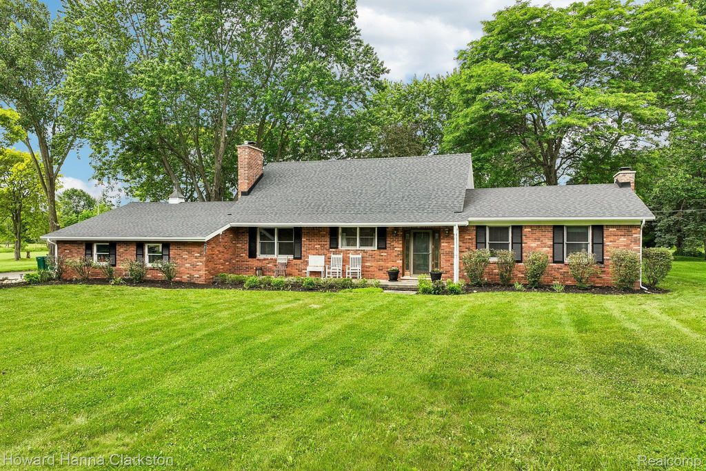 66653 Hartway Road, Ray township