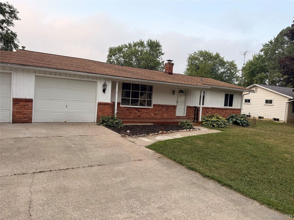 5347 Mapletree Drive, Flint charter township