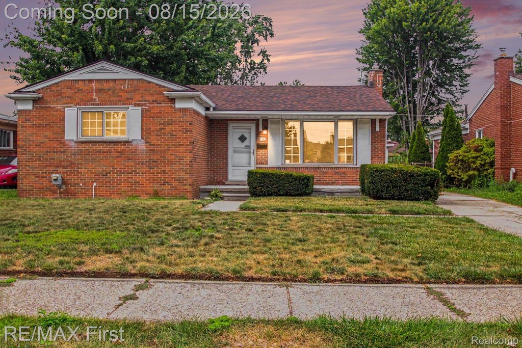 8363 Darlene Street, Warren city