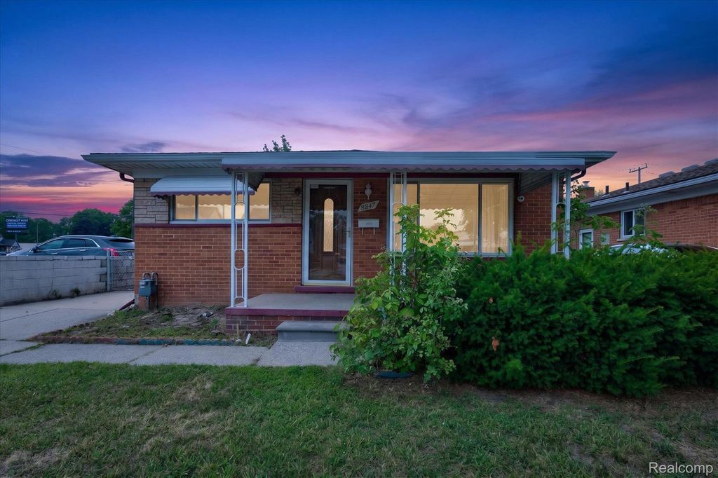 8847 Woodbine, Redford charter township
