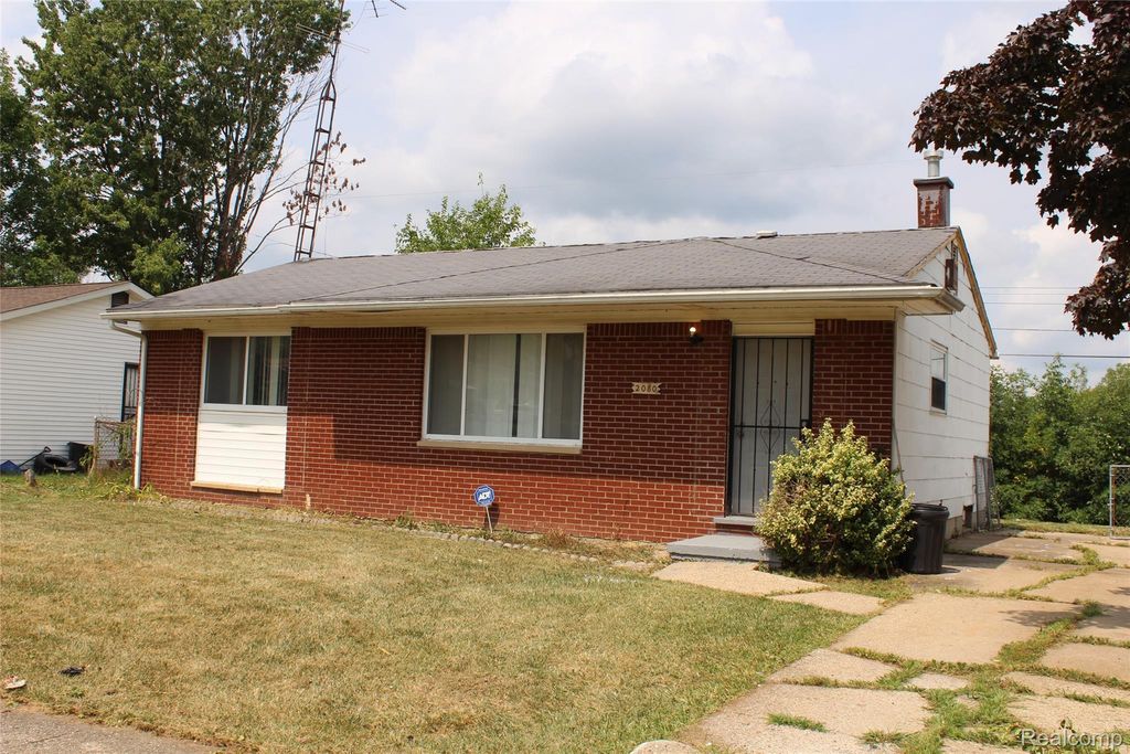 2080 Flamingo Drive, Mt. Morris township