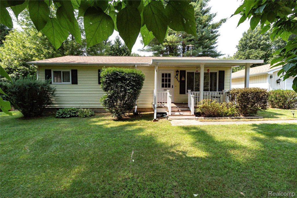 2640 Flint River Road, Oregon township