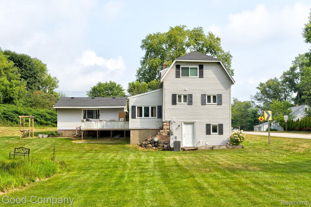 1269 Rochester Road, Addison township