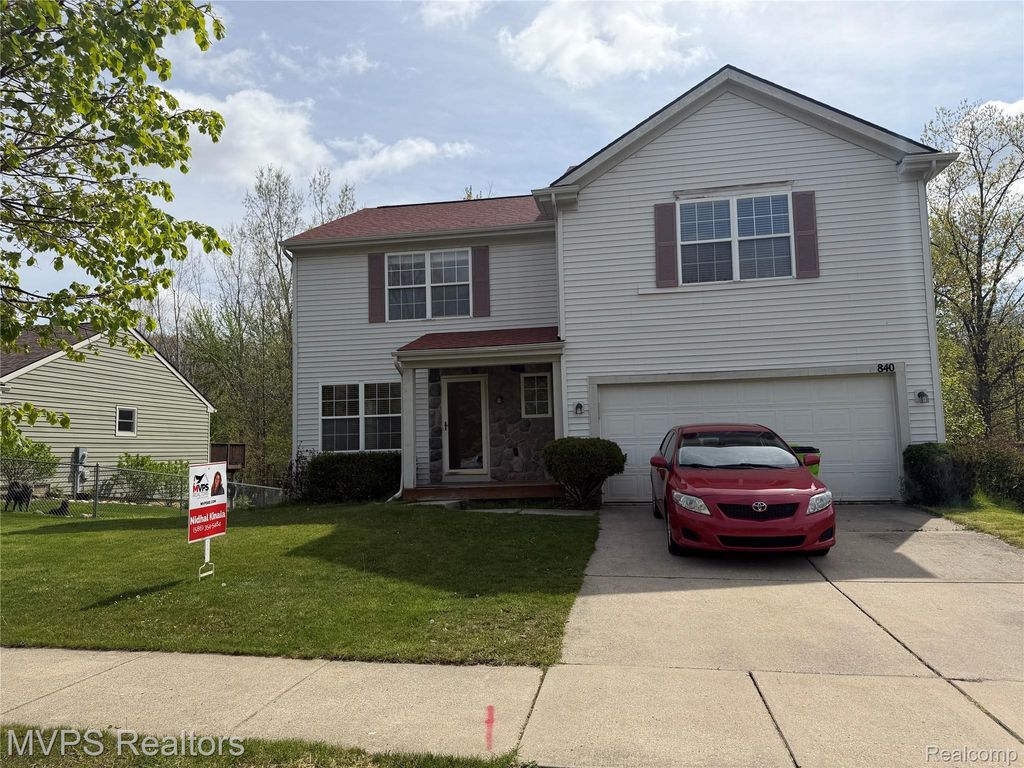 840 Andover Woods Drive, Fenton city