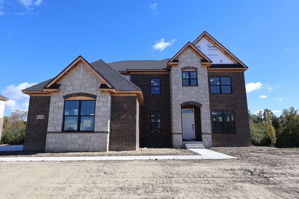61836 Hevel Lane, Washington