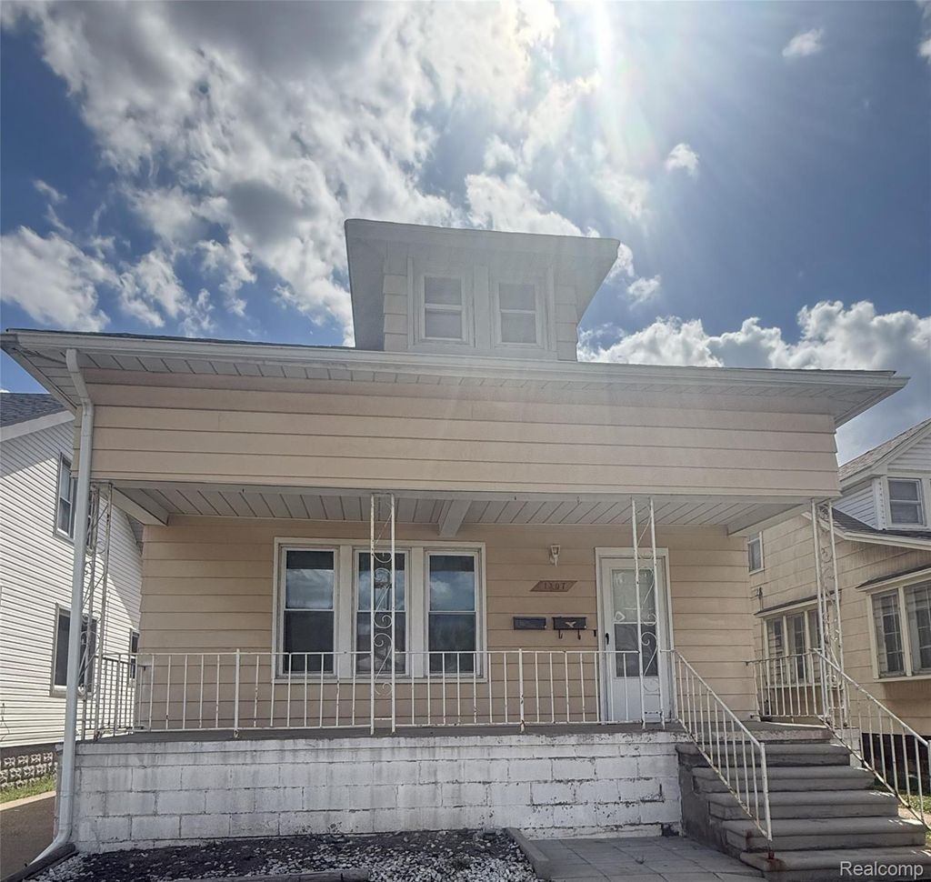1307 University Avenue, Lincoln Park city