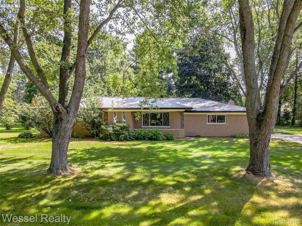 60384 Shawnee Lane, Washington township
